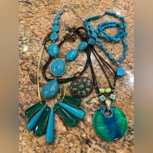 Elegant Vintage Turquoise and Green Fashion Jewelry Bulk Necklaces and Bracelet.